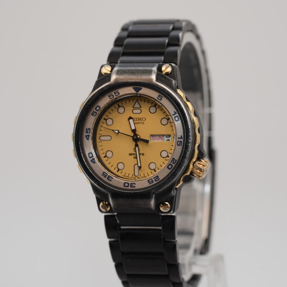 Vintage Seiko Sports 150 Ladies Diver Watch 3Y03-0059 29mm Gold Two-Tone Running